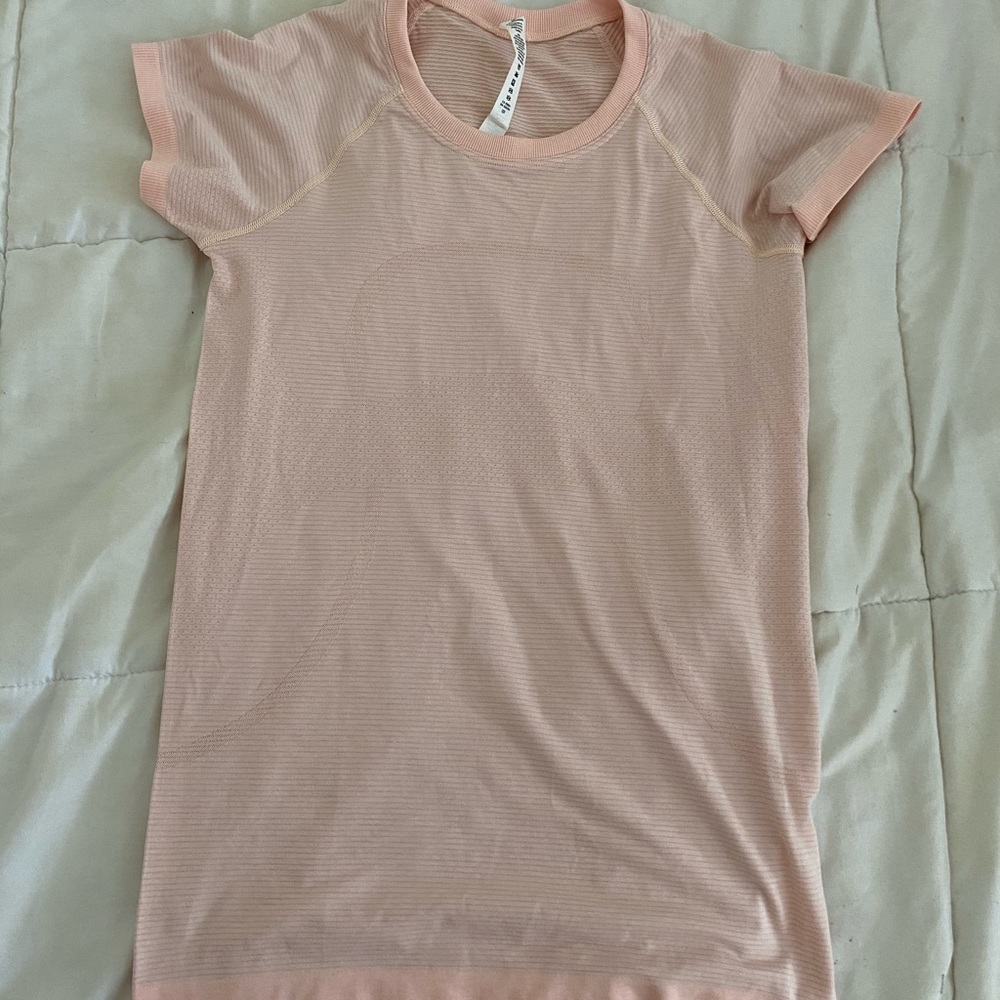 Lululemon swiftly tech peachy top!